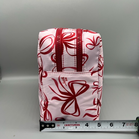 Betsey Johnson travel cosmetics bag - Picture 5 of 11